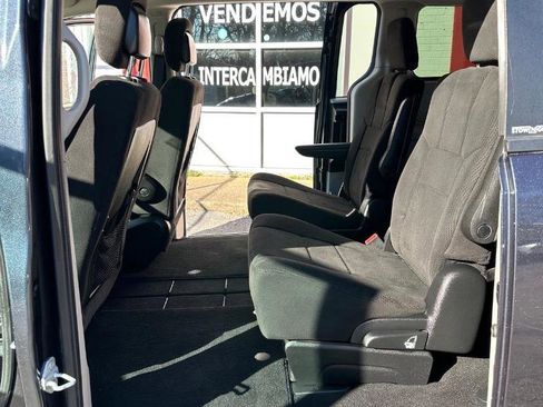 Used 2013 Dodge Grand Caravan SE image 30