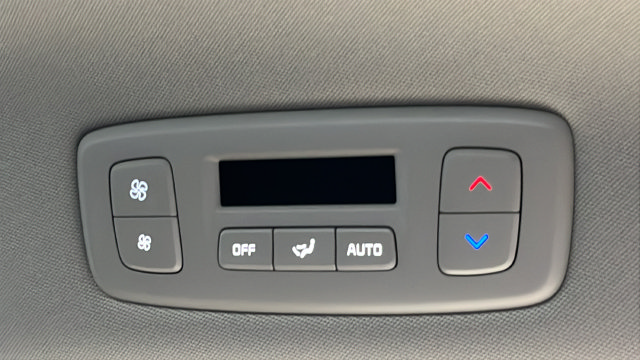 Used 2025 Kia Carnival SX FWD image 36
