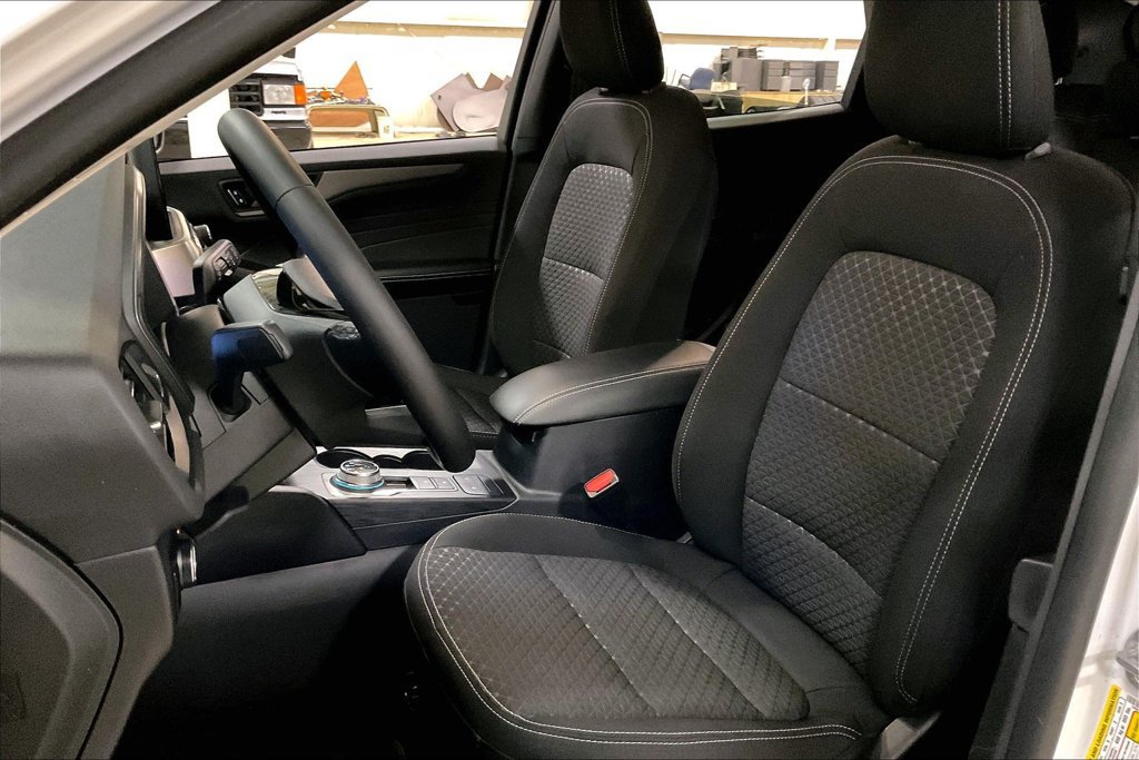 Certified 2023 Ford Escape Active AWD/4WD image 23