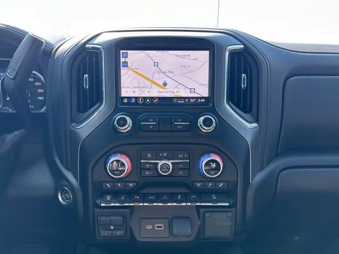 Used 2023 GMC Sierra 3500 Denali w/ Denali Ultimate Package image 6