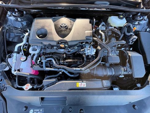 Used 2025 Toyota Camry SE w/ Convenience Package image 35