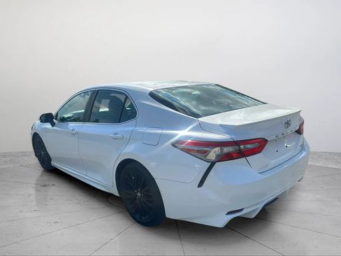 Used 2018 Toyota Camry SE w/ Moonroof Package FWD image 15
