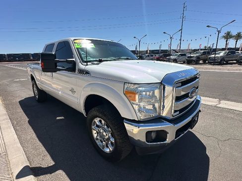 Used 2014 Ford F250 Lariat w/ Lariat Interior Package AWD/4WD image 8