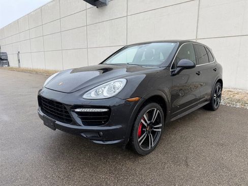 Used 2014 Porsche Cayenne Turbo S image 8