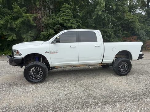 Used 2018 RAM 2500 SLT AWD/4WD image 5