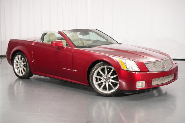Used 2006 Cadillac XLR V RWD image 10