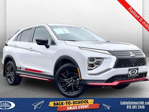 Used 2024 Mitsubishi Eclipse Cross LE AWD/4WD image 1