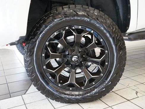 Used 2018 Toyota Tundra Limited w/ Limited Premium Package AWD/4WD image 54