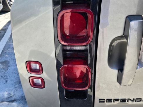 Used 2024 Land Rover Defender 130 X-Dynamic SE image 11