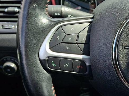 Used 2020 Jeep Compass Trailhawk w/ Cold Weather Group AWD/4WD image 21