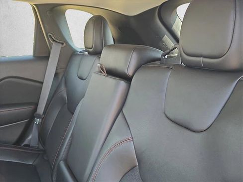 Used 2022 Jeep Cherokee Trailhawk w/ Comfort/Convenience Group image 17