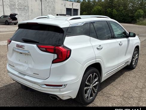 Used 2020 GMC Terrain Denali w/ Denali Premium Package AWD/4WD image 4
