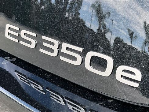 New 2026 Lexus ES 350e FWD image 8