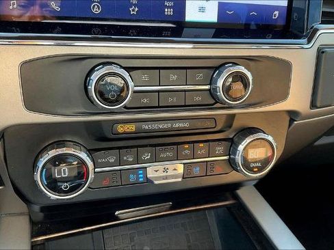 Certified 2022 Ford F250 Lariat w/ Lariat Ultimate Package AWD/4WD image 19