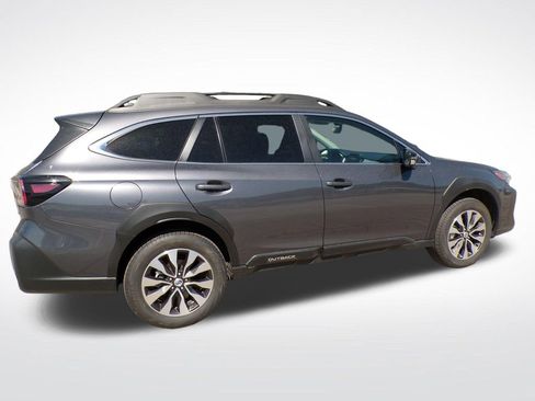 Used 2025 Subaru Outback Limited AWD/4WD image 8