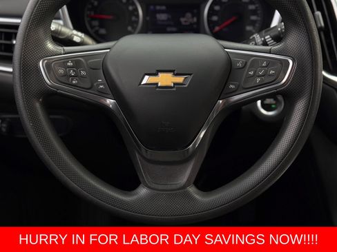 Used 2021 Chevrolet Equinox LT AWD/4WD image 17