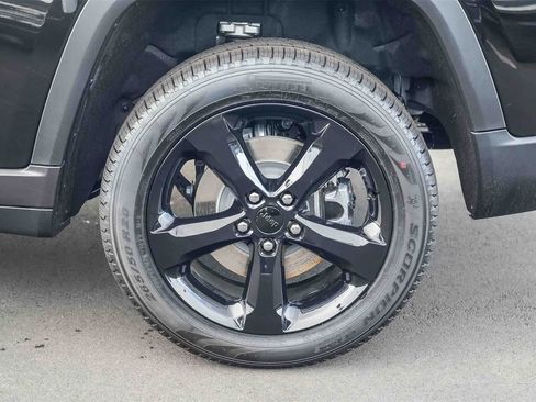 New 2025 Jeep Grand Cherokee L Limited image 10