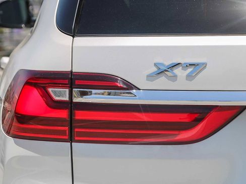 Used 2019 BMW X7 xDrive40i w/ Parking Assistance Package image 9