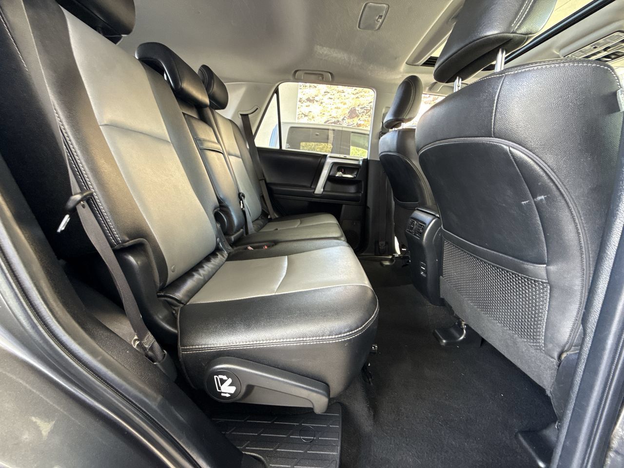 Used 2019 Toyota 4Runner SR5 Premium AWD/4WD image 26