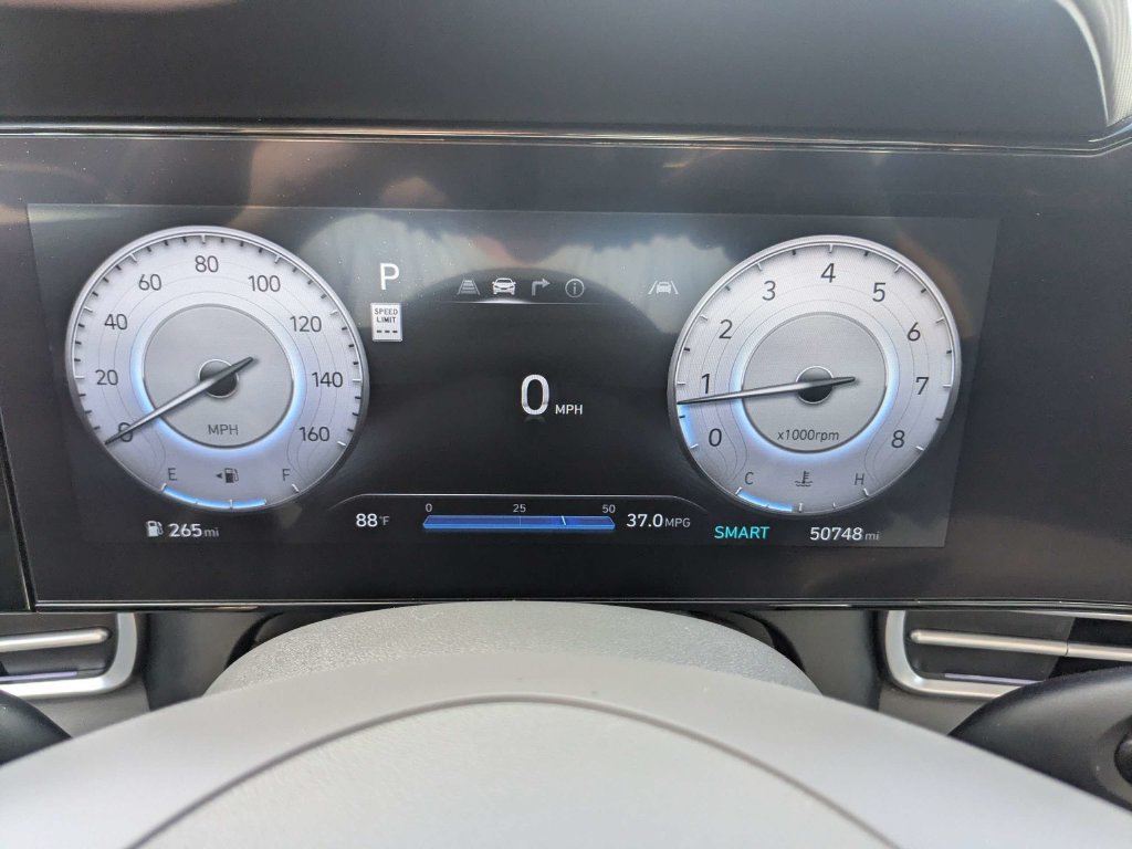 Used 2025 Hyundai Elantra SEL FWD image 33