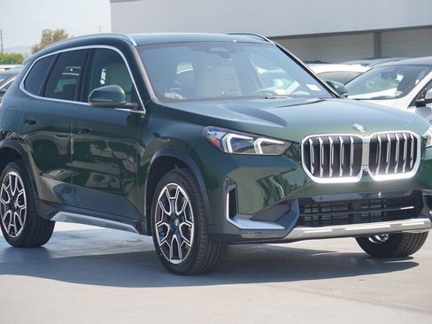 Used 2025 BMW X1 xDrive28i w/ Premium Package image 3