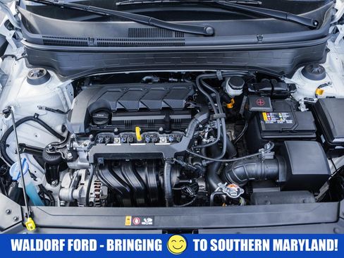 Used 2024 Hyundai Venue SEL image 16