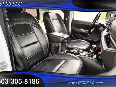 Used 2018 Jeep Wrangler Unlimited Sahara AWD/4WD image 18