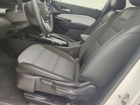 Used 2025 Chevrolet Trax LT w/ Driver Confidence Package FWD image 15