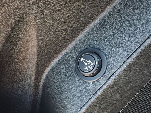 Certified 2024 Chevrolet Equinox LT FWD image 25