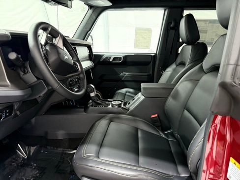 New 2025 Ford Bronco Badlands w/ Sasquatch Package image 13