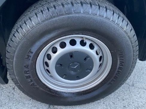 Used 2019 Mercedes-Benz Sprinter 144 image 30