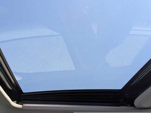 Used 2023 Toyota Sienna XLE FWD image 21
