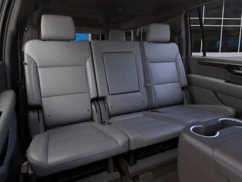 New 2026 Chevrolet Suburban Z71 w/ Comfort Package AWD/4WD image 18