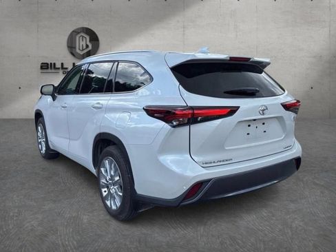 Used 2026 Toyota Highlander Limited AWD/4WD image 3