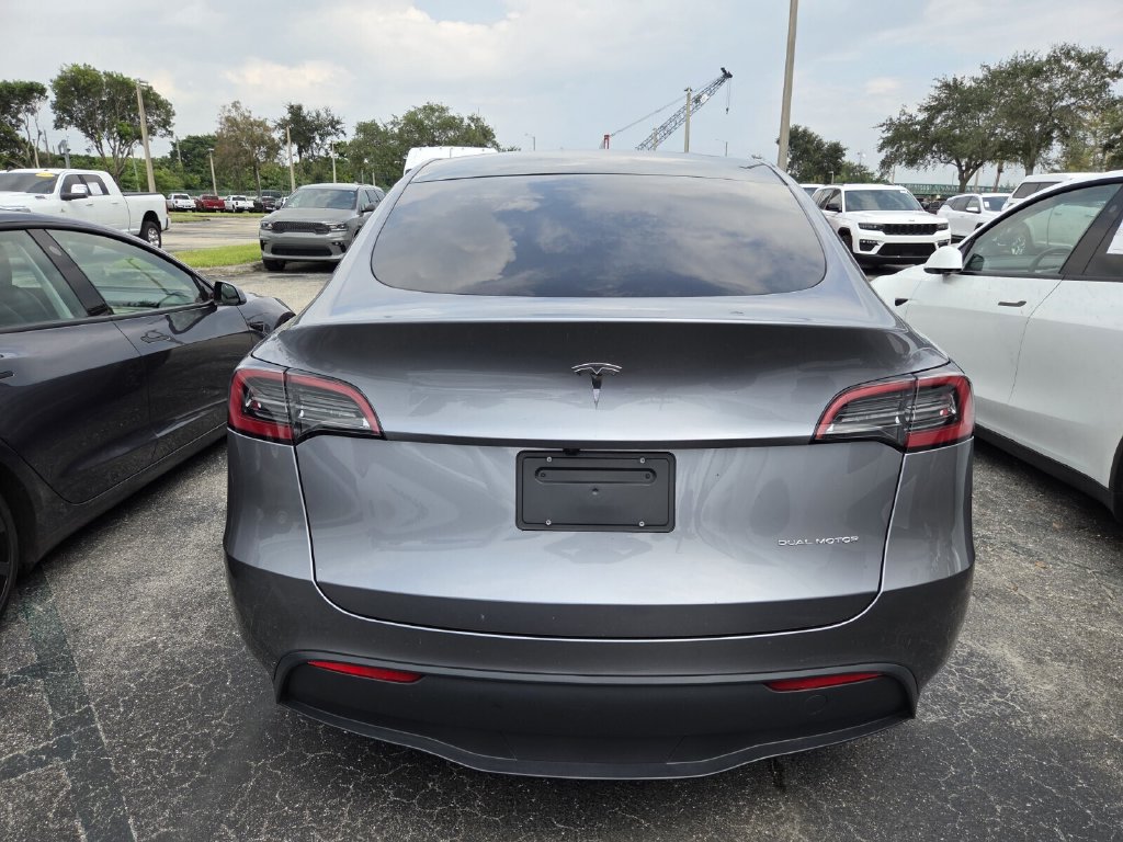 Used 2025 Tesla Model Y Long Range AWD/4WD image 5