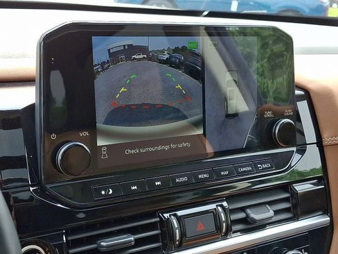 Certified 2023 Nissan Pathfinder Platinum w/ Black Appearance Package image 23