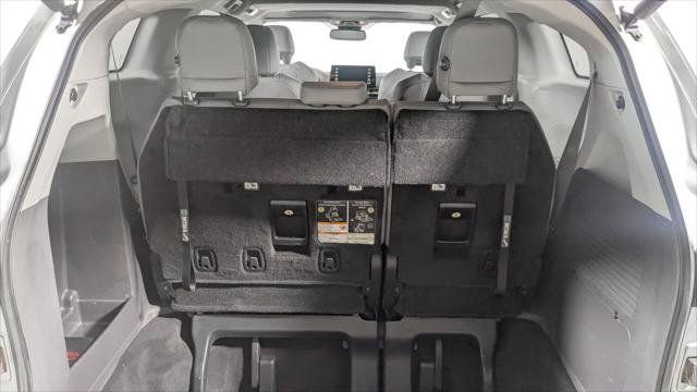 Used 2023 Toyota Sienna XLE AWD/4WD image 19