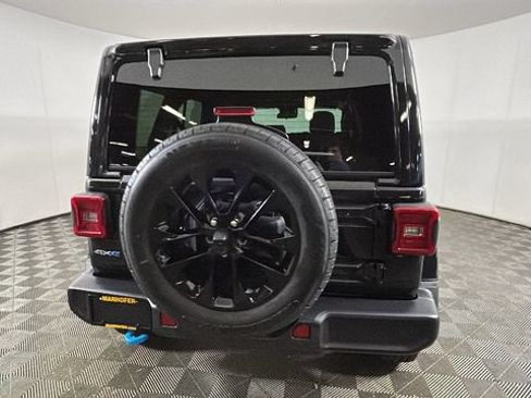 Used 2024 Jeep Wrangler Unlimited Sahara AWD/4WD image 3