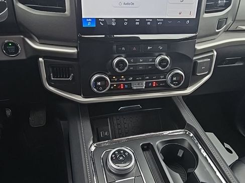 Used 2024 Ford Expedition Max XLT image 26