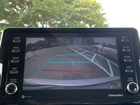 Used 2021 Toyota Corolla LE FWD image 22