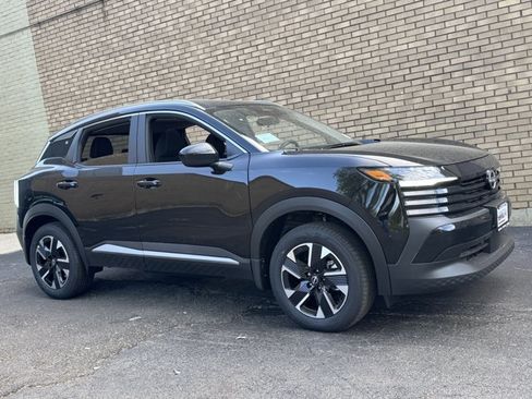 New 2026 Nissan Kicks SV w/ SV Premium Package AWD/4WD image 5