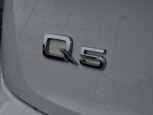 Used 2023 Audi Q5 2.0T Premium w/ Convenience Package AWD/4WD image 30