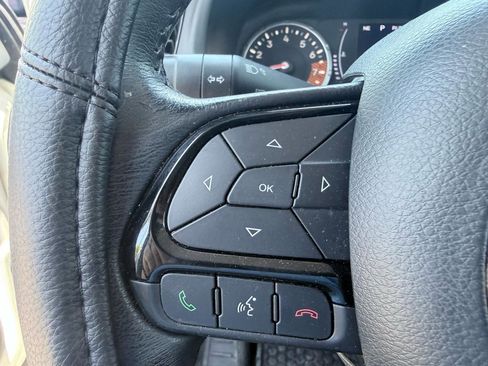 Used 2020 Jeep Renegade Altitude FWD image 17