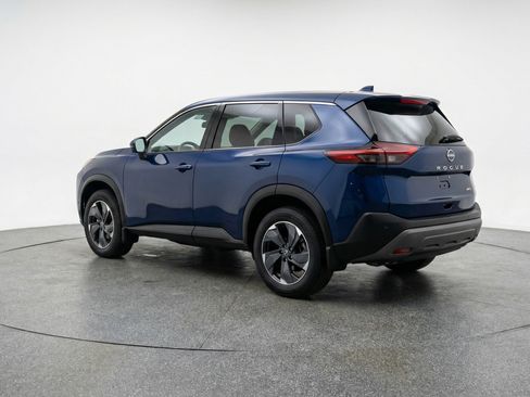 Used 2025 Nissan Rogue SV image 6