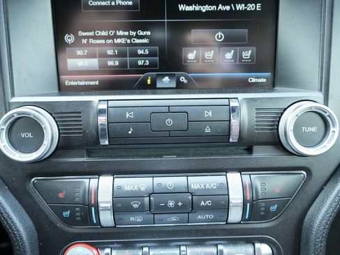 Used 2015 Ford Mustang Premium image 33