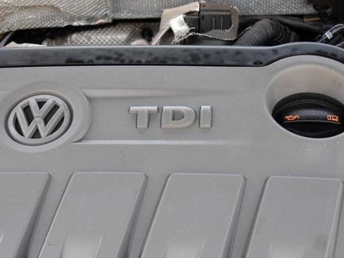 Used 2013 Volkswagen Passat TDI SEL Premium image 89