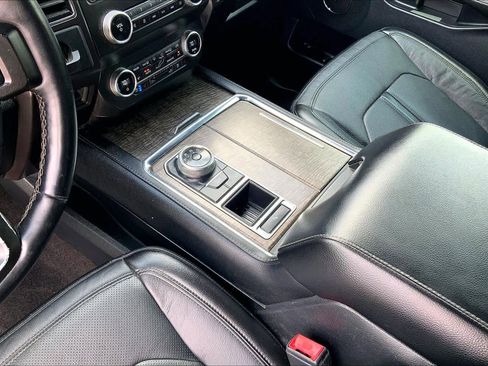 Used 2020 Ford Expedition Limited RWD image 11