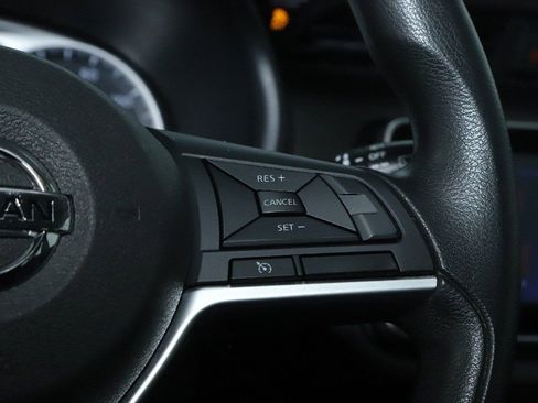 Used 2019 Nissan Kicks S image 23