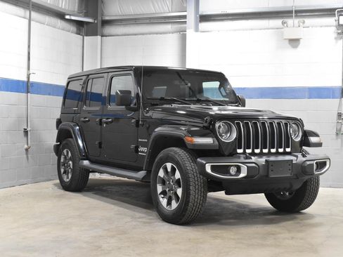 Used 2023 Jeep Wrangler Unlimited Sahara w/ LED Lighting Group AWD/4WD image 29