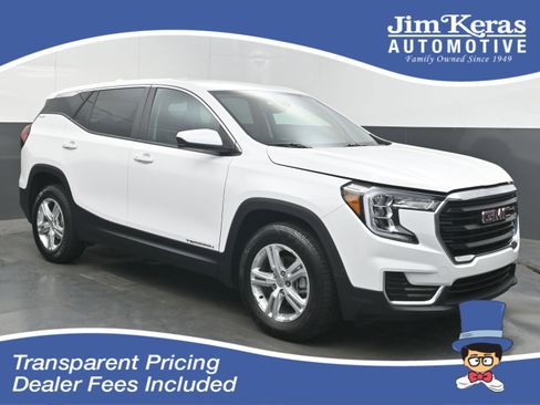 Used 2024 GMC Terrain SLE FWD image 1